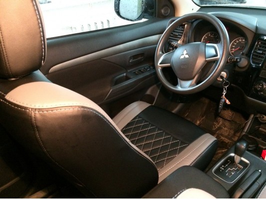 Авточехлы на Mitsubishi Outlander 3