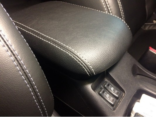 Перетяжка центрального подлокотника