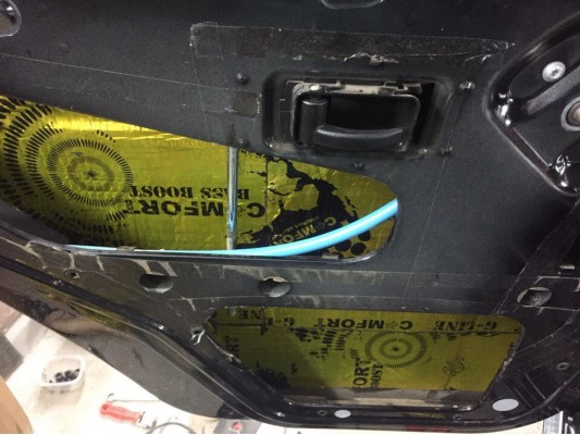 Шумоизоляция пола, арок, дверей и багажника